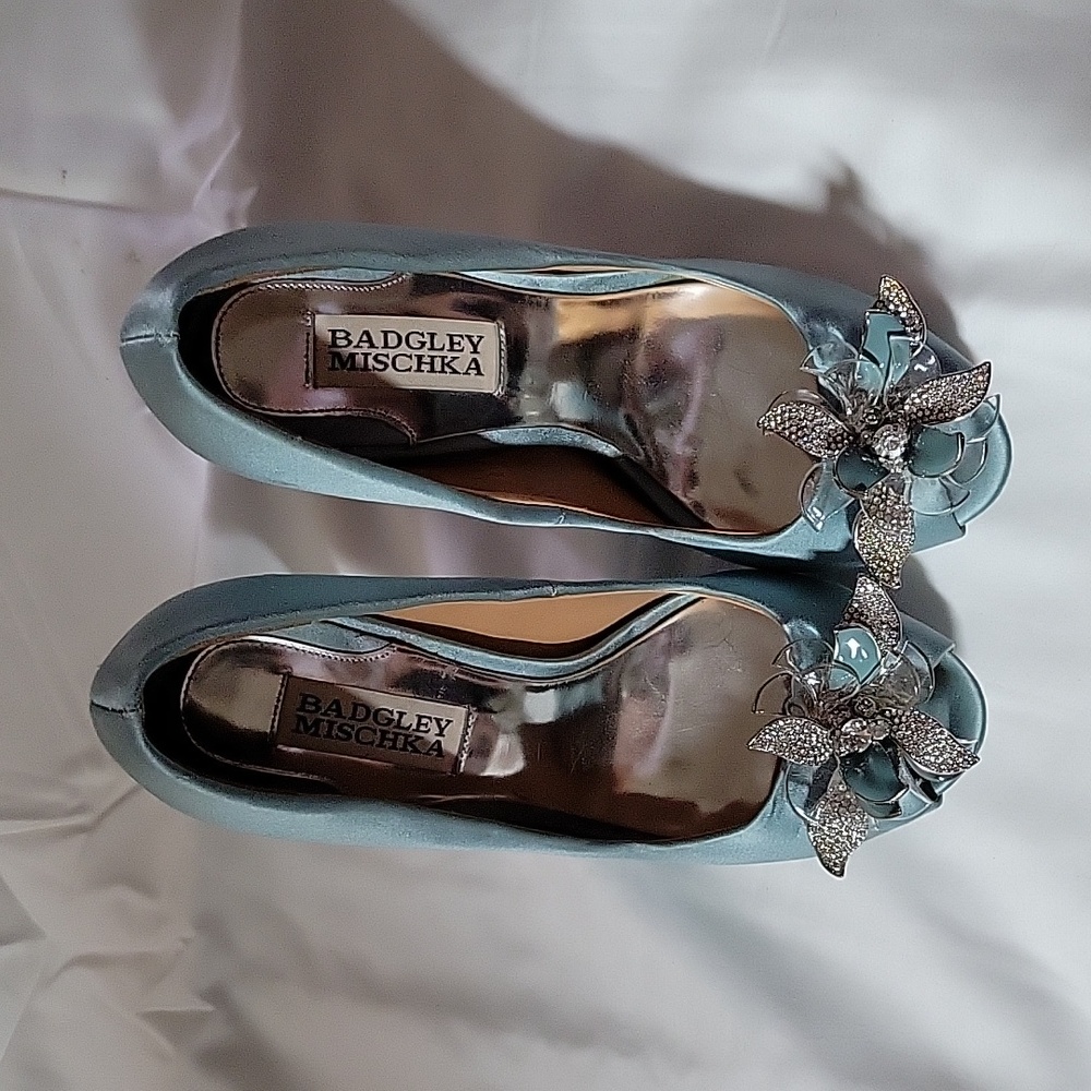Badgley Mischka light blue shoes